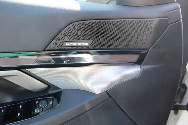 BMW 520 din 2025 cu 5 km - oferta BMW103668 - foto 8