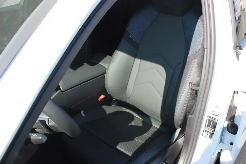 BMW 520 din 2025 cu 5 km - oferta BMW103668 - foto 10