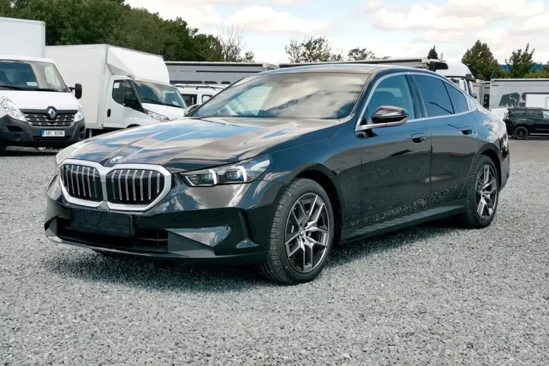 BMW 520 din 2025 cu 5 km - oferta BMW103669 - foto 1