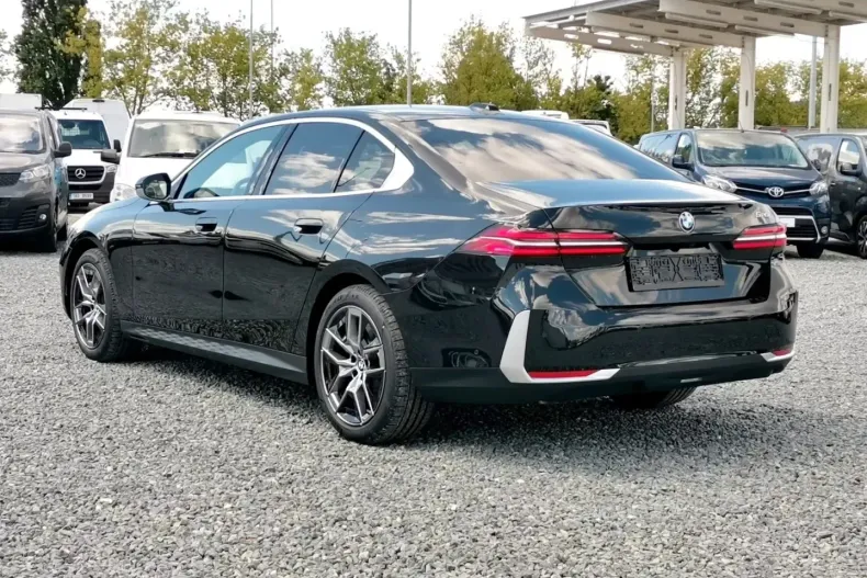 BMW 520 din 2025 cu 5 km - oferta BMW103669 - foto 2