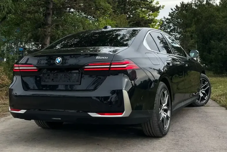 BMW 520 din 2025 cu 10 km - oferta BMW103670 - foto 2