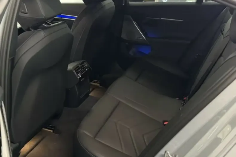 BMW 520 din 2025 cu 5 km - oferta BMW103671 - foto 7