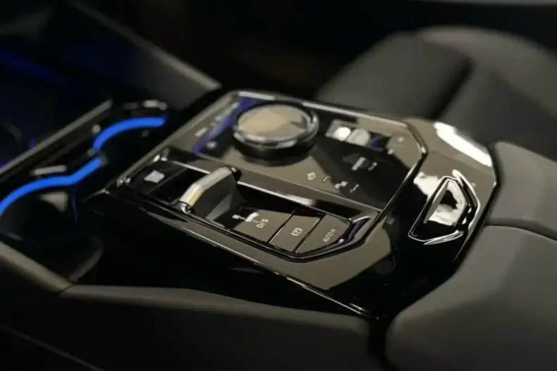 BMW 520 din 2025 cu 5 km - oferta BMW103671 - foto 8