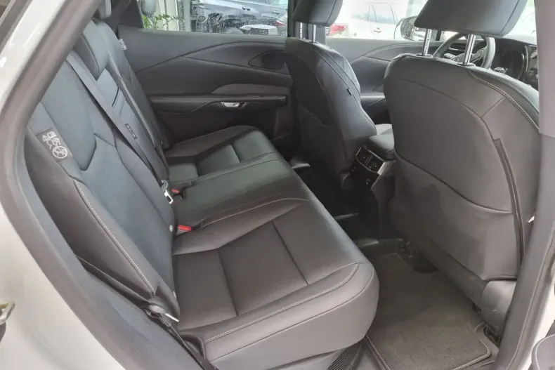 Lexus RX 450 din 2025 cu 10.277 km - oferta LEX103684 - foto 6