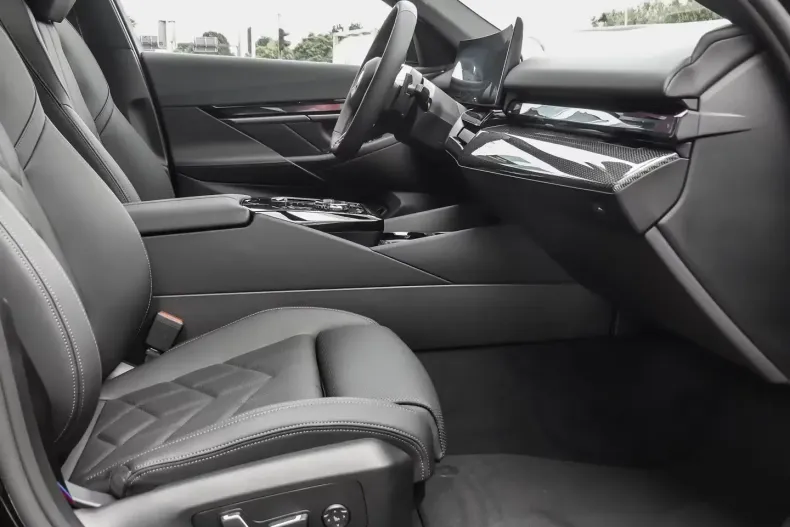 BMW 520 din 2025 cu 10 km - oferta BMW103691 - foto 21