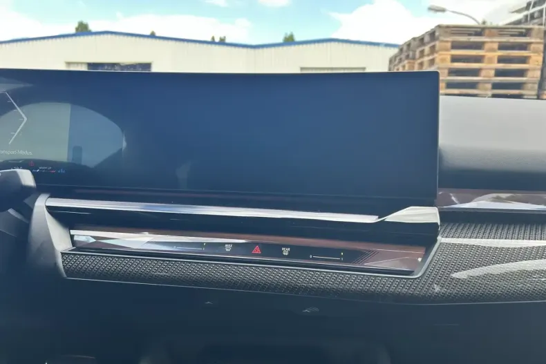 BMW 520 din 2025 cu 10 km - oferta BMW103698 - foto 9