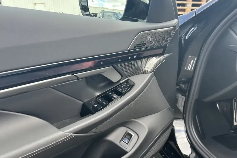 BMW 520 din 2025 cu 10 km - oferta BMW103698 - foto 14