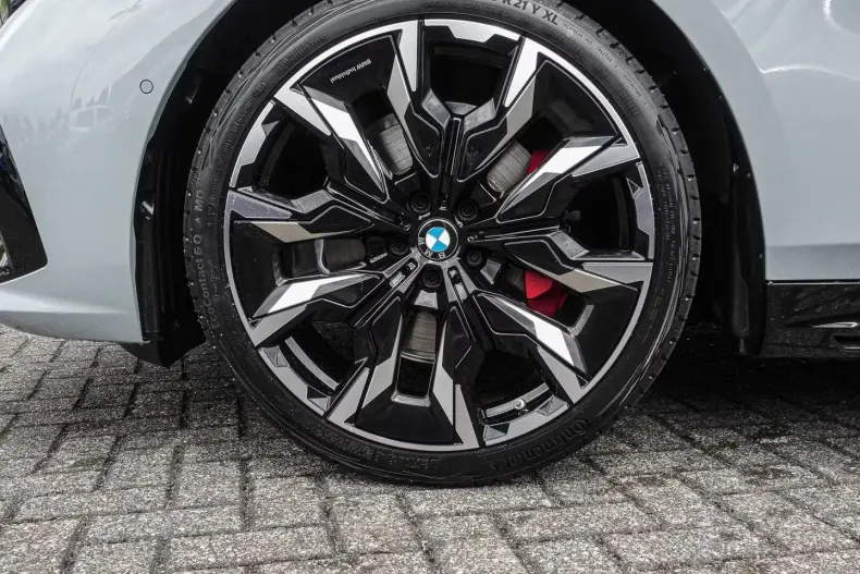 BMW 520 din 2025 cu 10 km - oferta BMW103701 - foto 3