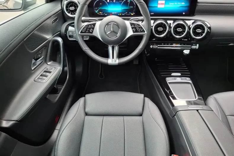 Mercedes-Benz CLA din 2024 cu 29.637 km - oferta MER103725 - foto 12