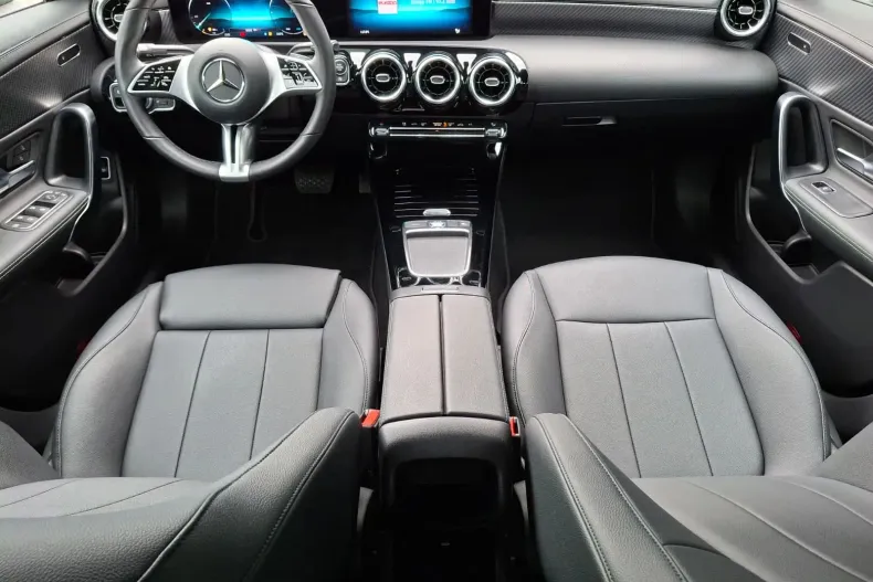 Mercedes-Benz CLA din 2024 cu 29.637 km - oferta MER103725 - foto 15