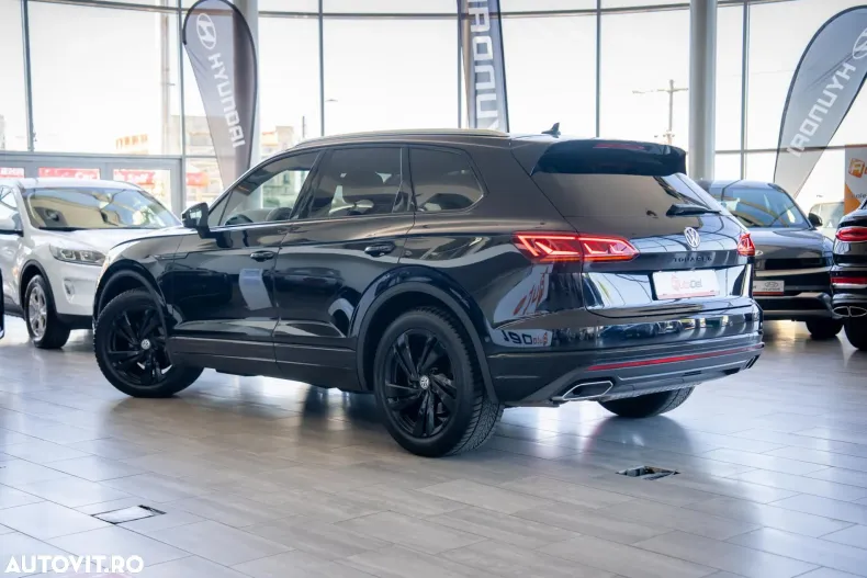 Volkswagen Touareg din 2019 cu 148.502 km - oferta VOL103779 - foto 3