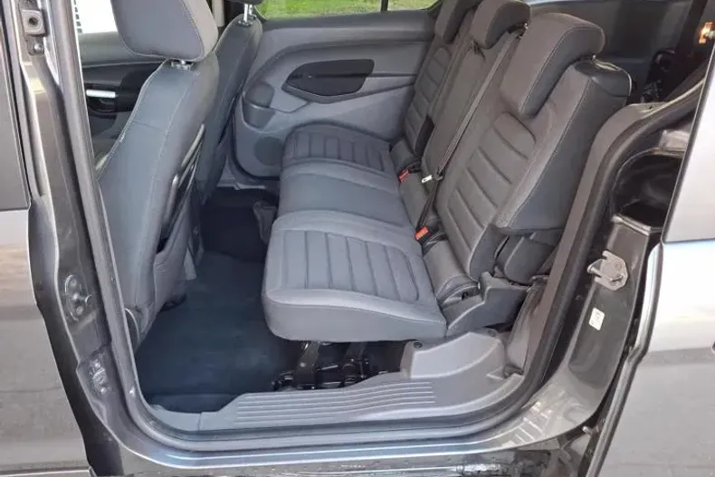 Ford Tourneo Connect din 2019 cu 146.898 km - oferta FOR103813 - foto 13