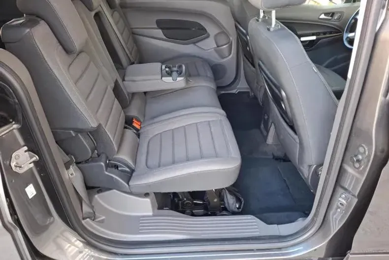 Ford Tourneo Connect din 2019 cu 146.898 km - oferta FOR103813 - foto 16