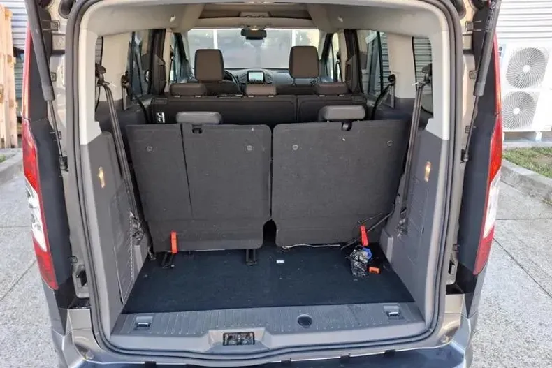 Ford Tourneo Connect din 2019 cu 146.898 km - oferta FOR103813 - foto 19