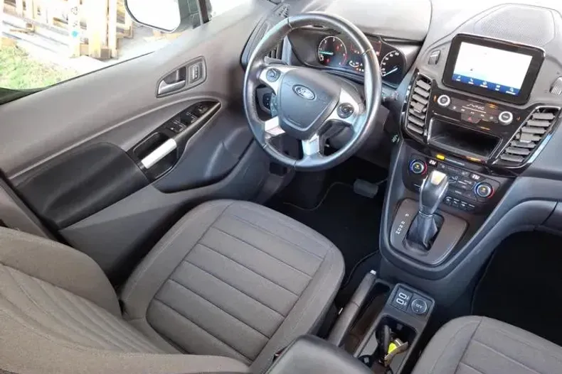 Ford Tourneo Connect din 2019 cu 146.898 km - oferta FOR103813 - foto 20