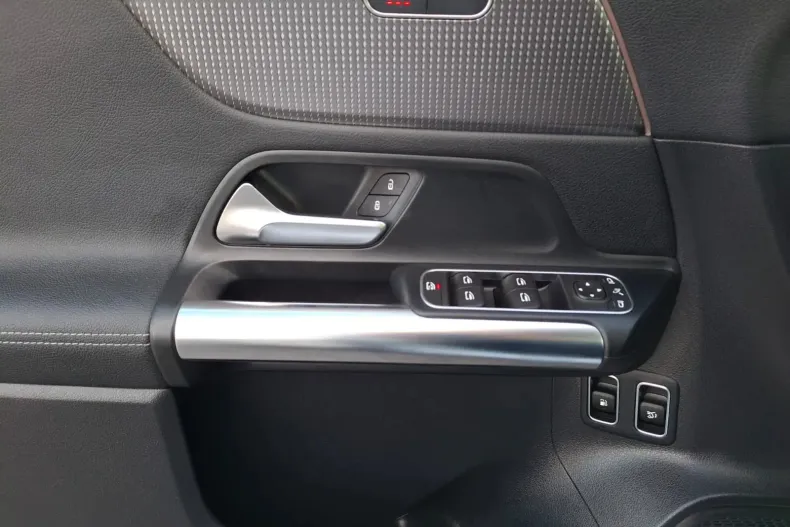 Mercedes-Benz GLA din 2021 cu 99.706 km - oferta MER103815 - foto 22