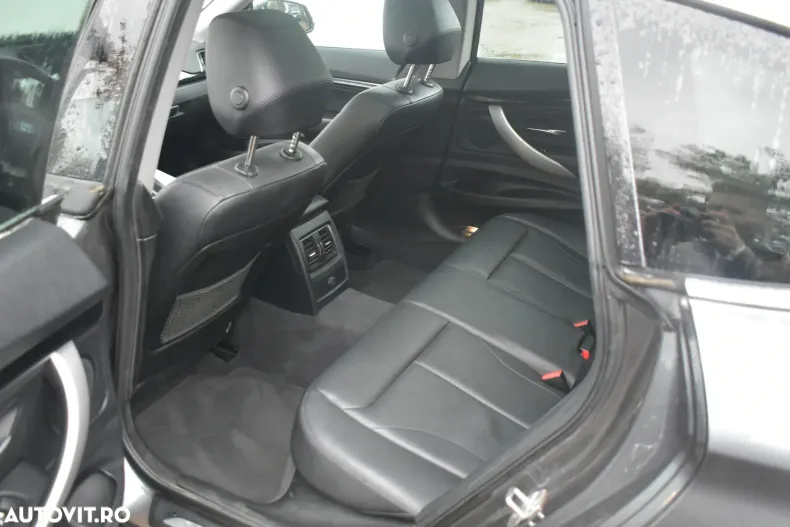 BMW Seria 3 din 2020 cu 136.392 km - oferta BMW103860 - foto 17