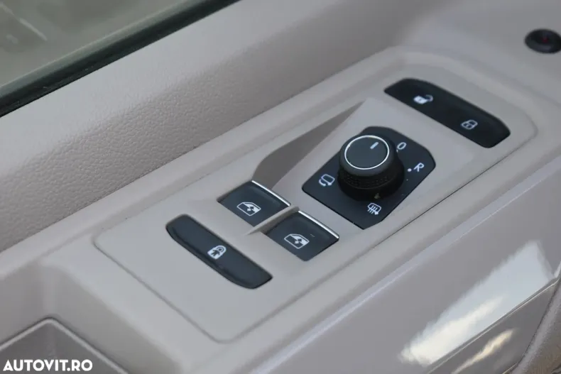 Volkswagen Multivan din 2024 cu 18.219 km - oferta VOL103876 - foto 13