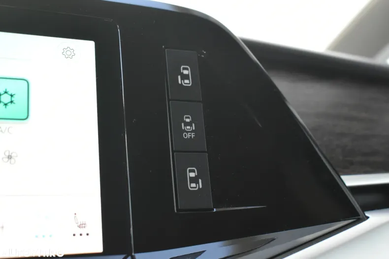 Volkswagen Multivan din 2024 cu 18.219 km - oferta VOL103876 - foto 23