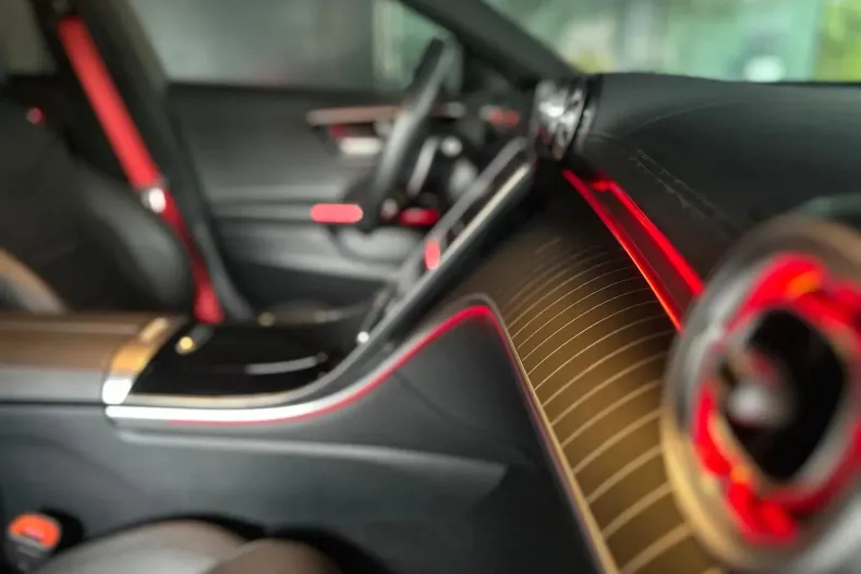 Mercedes-Benz C din 2024 cu 15.319 km - oferta MER103972 - foto 30