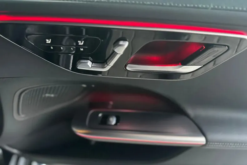 Mercedes-Benz C din 2024 cu 15.319 km - oferta MER103972 - foto 32