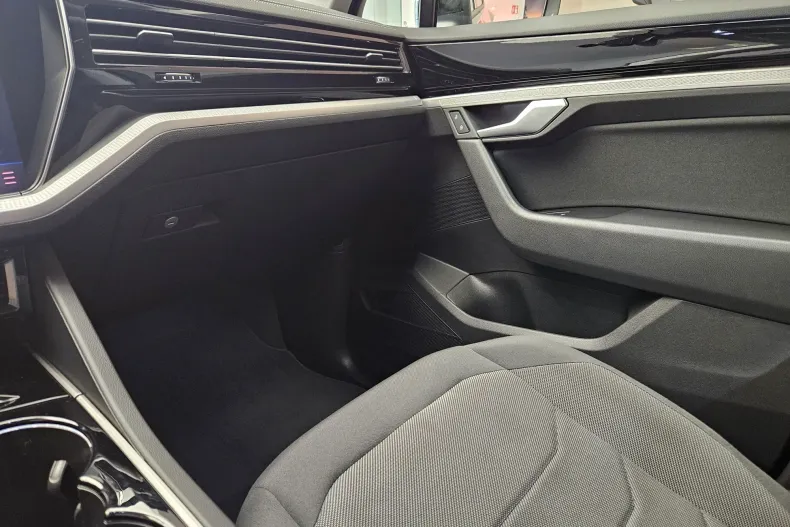 Volkswagen Touareg din 2020 cu 144.300 km - oferta VOL103973 - foto 26