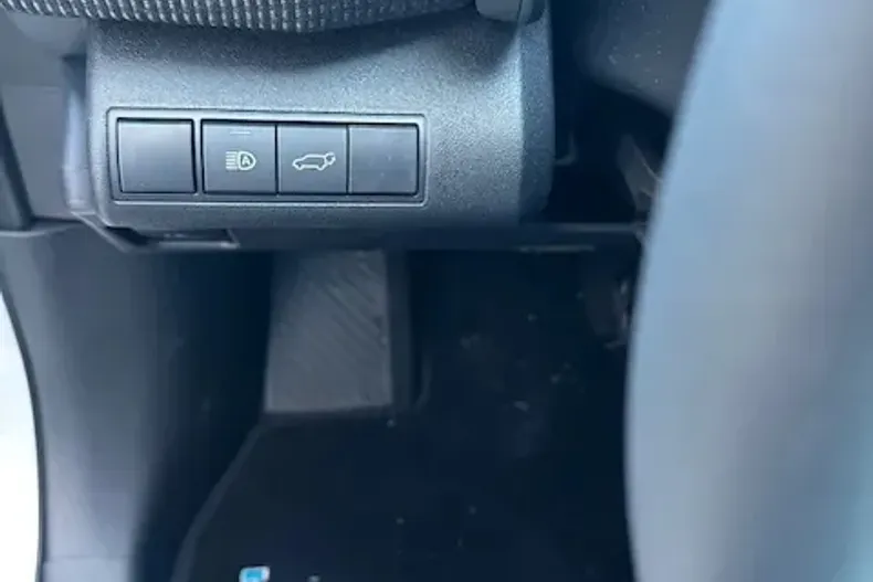 Toyota bZ4X din 2024 cu 10 km - oferta TOY104045 - foto 10