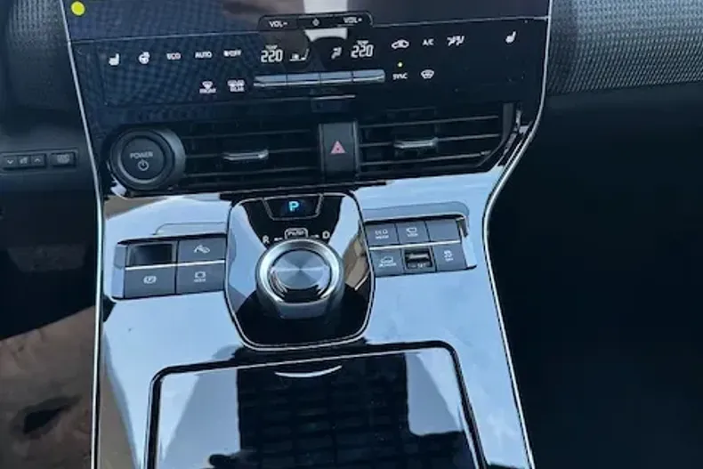 Toyota bZ4X din 2024 cu 10 km - oferta TOY104045 - foto 13