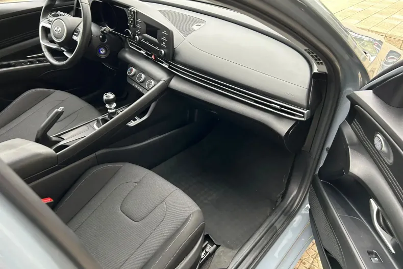 Hyundai Elantra din 2021 cu 23.300 km - oferta HYU104049 - foto 10