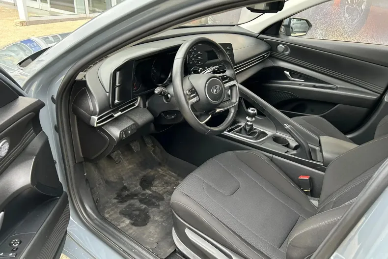 Hyundai Elantra din 2021 cu 23.300 km - oferta HYU104049 - foto 11