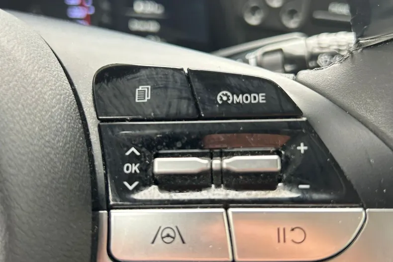 Hyundai Elantra din 2021 cu 23.300 km - oferta HYU104049 - foto 22