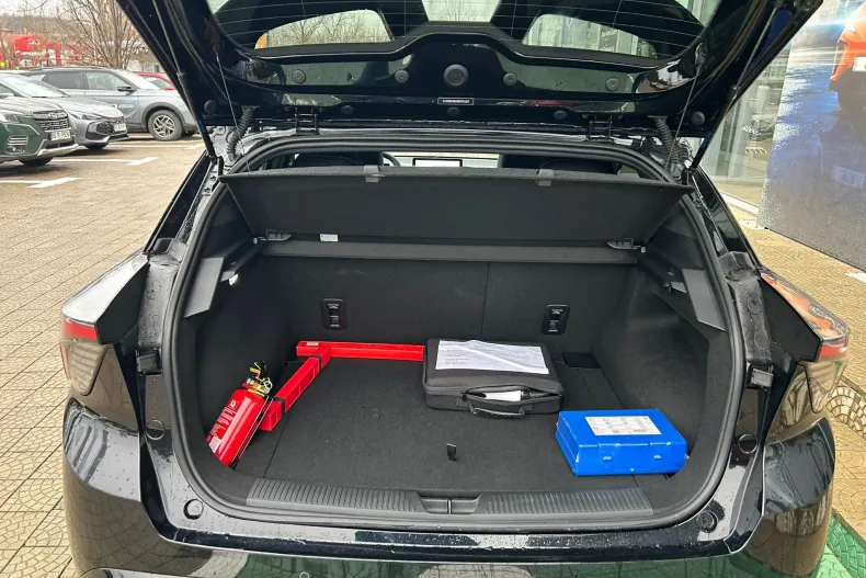 MG MG4 din 2024 cu 2.000 km - oferta MG0104050 - foto 15