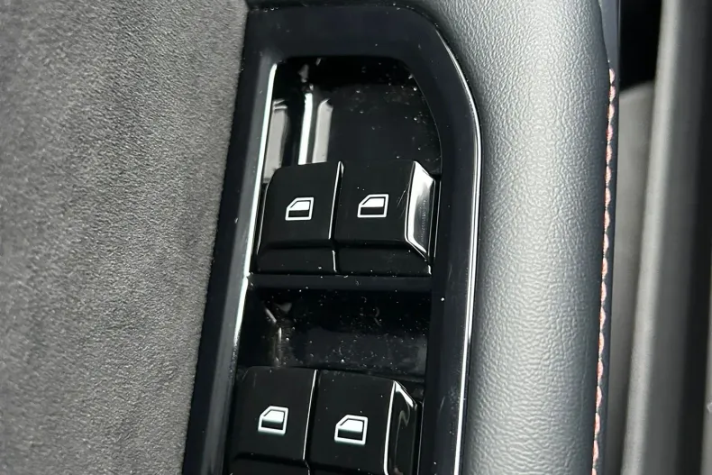 MG MG4 din 2024 cu 2.000 km - oferta MG0104050 - foto 20