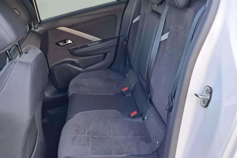 Opel Astra din 2024 cu 10.500 km - oferta OPE104059 - foto 14