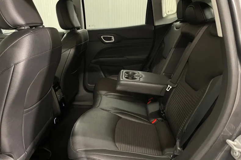 Jeep Compass din 2022 cu 123.261 km - oferta JEE104080 - foto 11