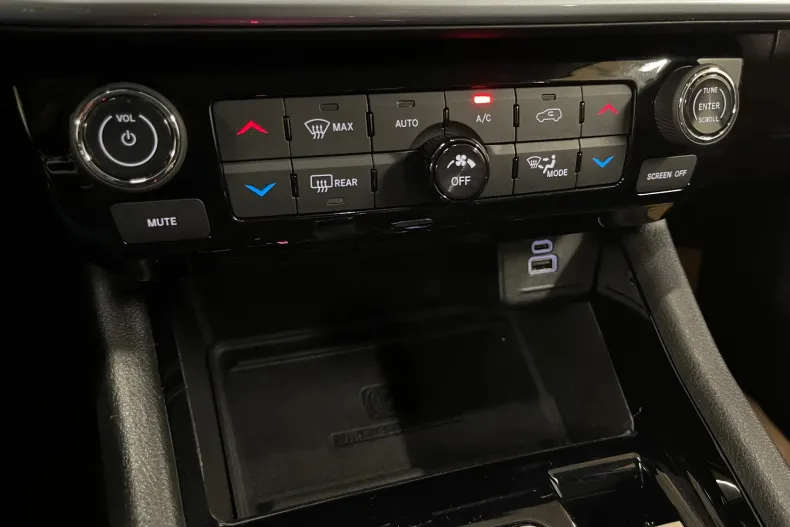 Jeep Compass din 2022 cu 73.704 km - oferta JEE104081 - foto 19