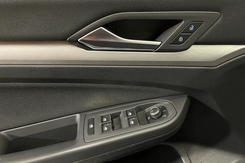 Volkswagen Golf din 2021 cu 133.483 km - oferta VOL104096 - foto 18