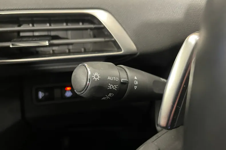 Peugeot 3008 din 2021 cu 38.032 km - oferta PEU104099 - foto 29