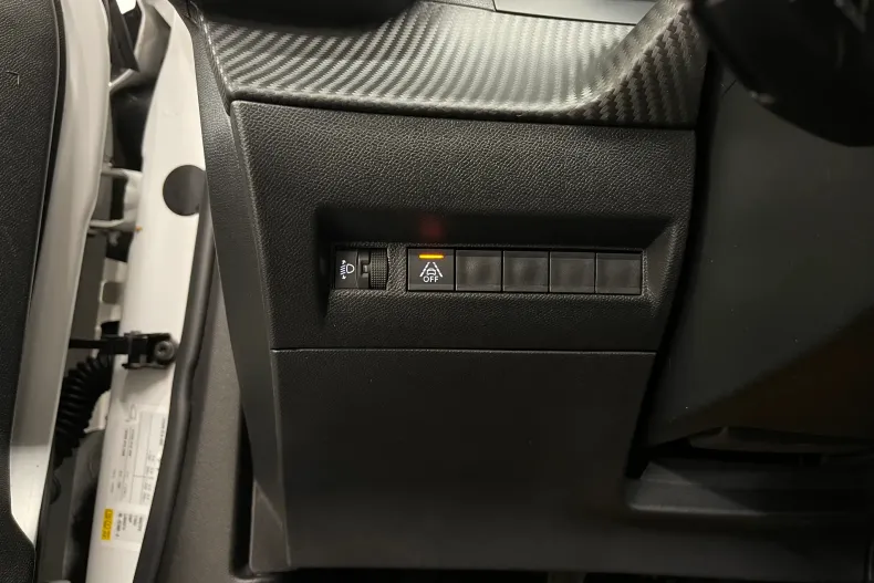 Peugeot 2008 din 2020 cu 122.019 km - oferta PEU104103 - foto 22