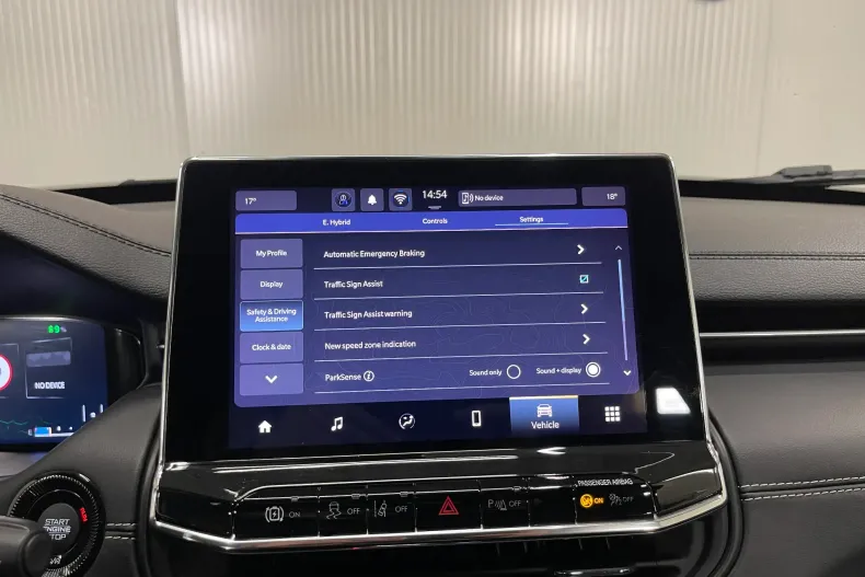 Jeep Compass din 2022 cu 125.578 km - oferta JEE104125 - foto 16