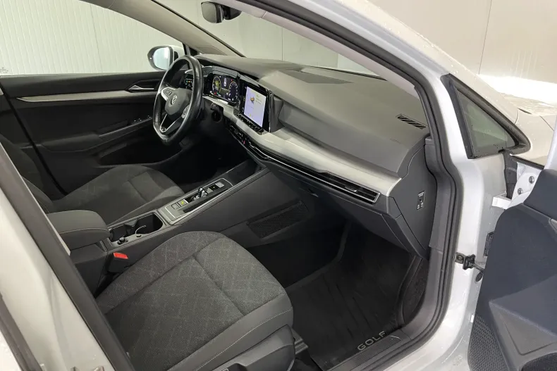 Volkswagen Golf din 2021 cu 131.667 km - oferta VOL104128 - foto 9