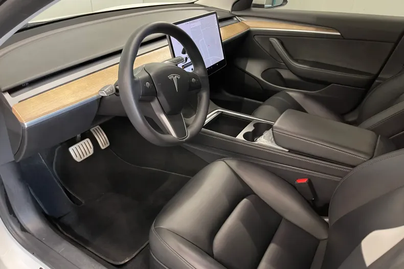 Tesla Model 3 din 2021 cu 45.293 km - oferta TES104133 - foto 5