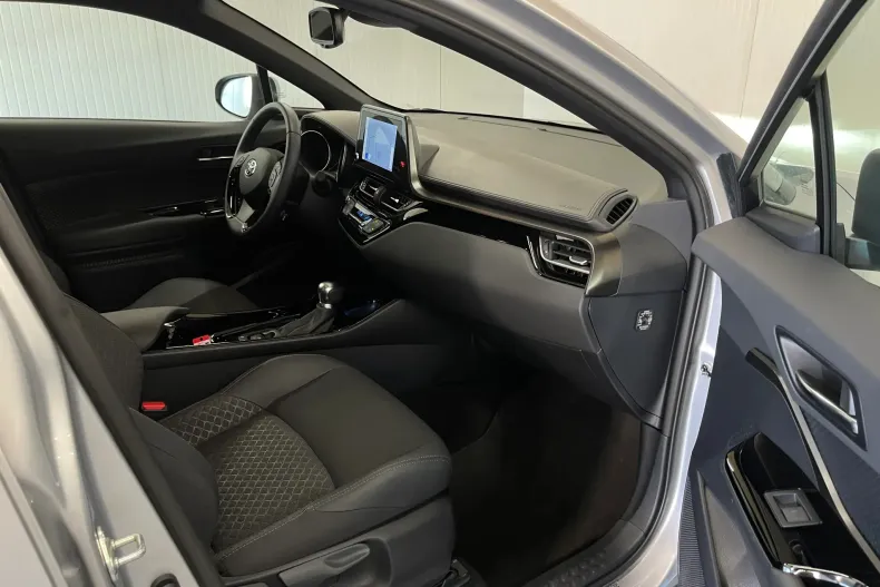 Toyota C-HR din 2024 cu 4.445 km - oferta TOY104139 - foto 9