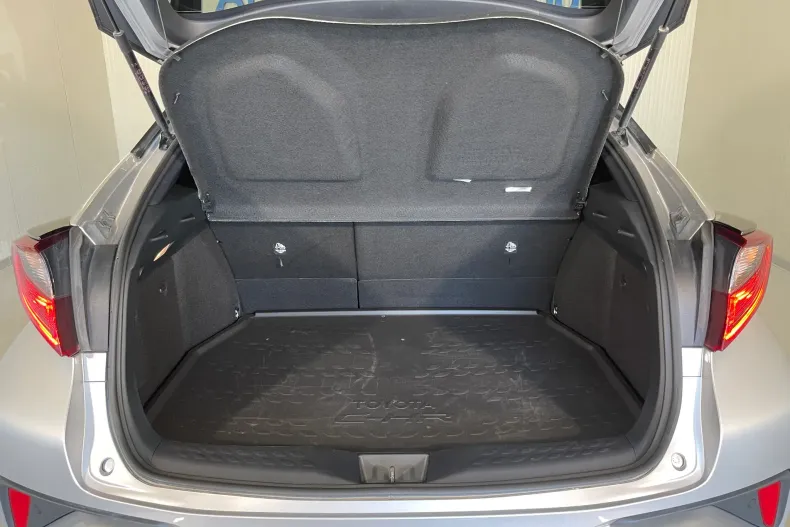 Toyota C-HR din 2024 cu 4.445 km - oferta TOY104139 - foto 11