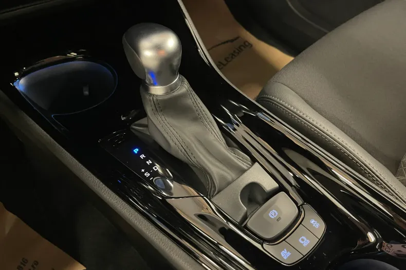 Toyota C-HR din 2024 cu 4.445 km - oferta TOY104139 - foto 23