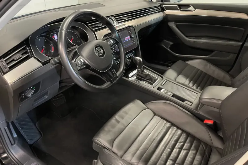 Volkswagen Passat din 2019 cu 153.330 km - oferta VOL104154 - foto 5