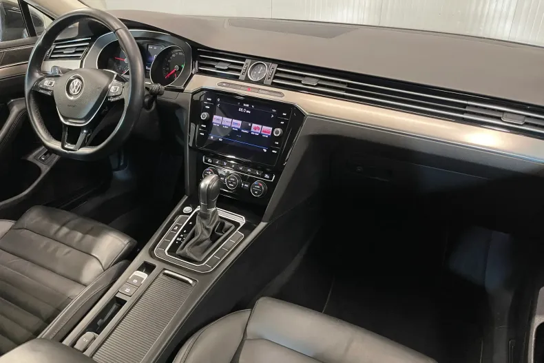 Volkswagen Passat din 2019 cu 153.330 km - oferta VOL104154 - foto 8