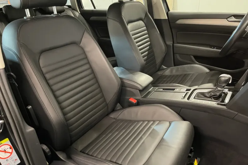 Volkswagen Passat din 2019 cu 153.330 km - oferta VOL104154 - foto 9