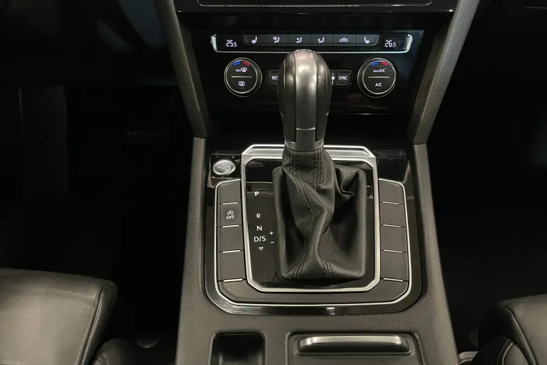 Volkswagen Passat din 2019 cu 153.330 km - oferta VOL104154 - foto 23