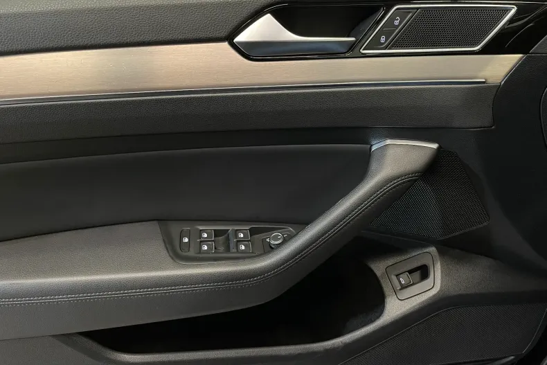 Volkswagen Passat din 2019 cu 153.330 km - oferta VOL104154 - foto 25